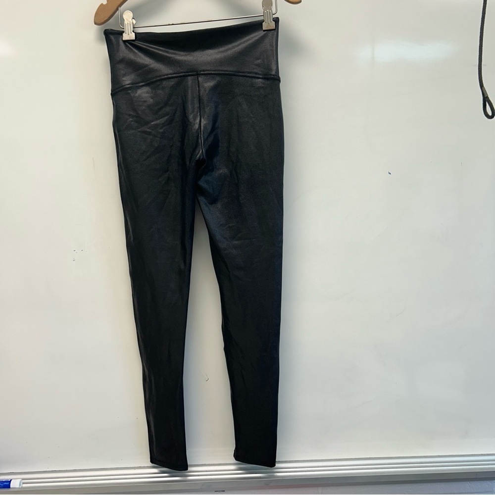 Spanx faux leather shaping leggings medium petite - Picture 3 of 5